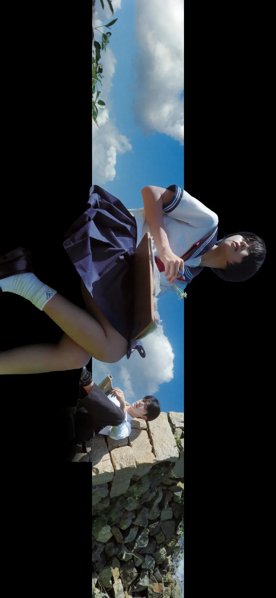 石阶上持折扇的成年女性